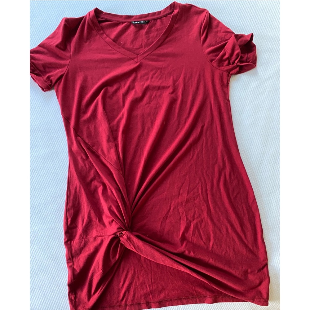 SHEIN V-Neck Twist Hem